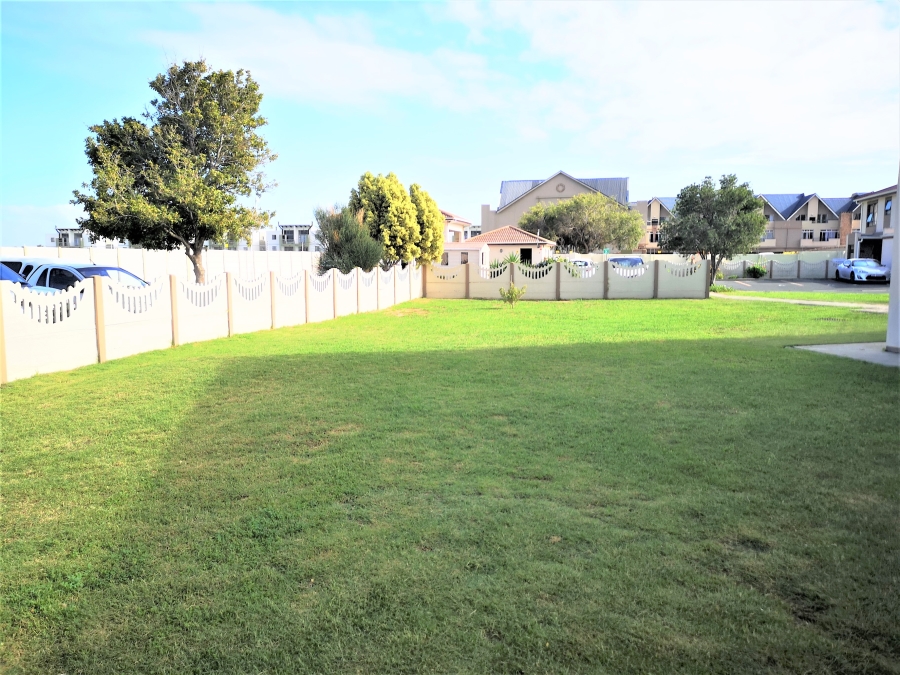 2 Bedroom Property for Sale in Gordons Bay Central Western Cape